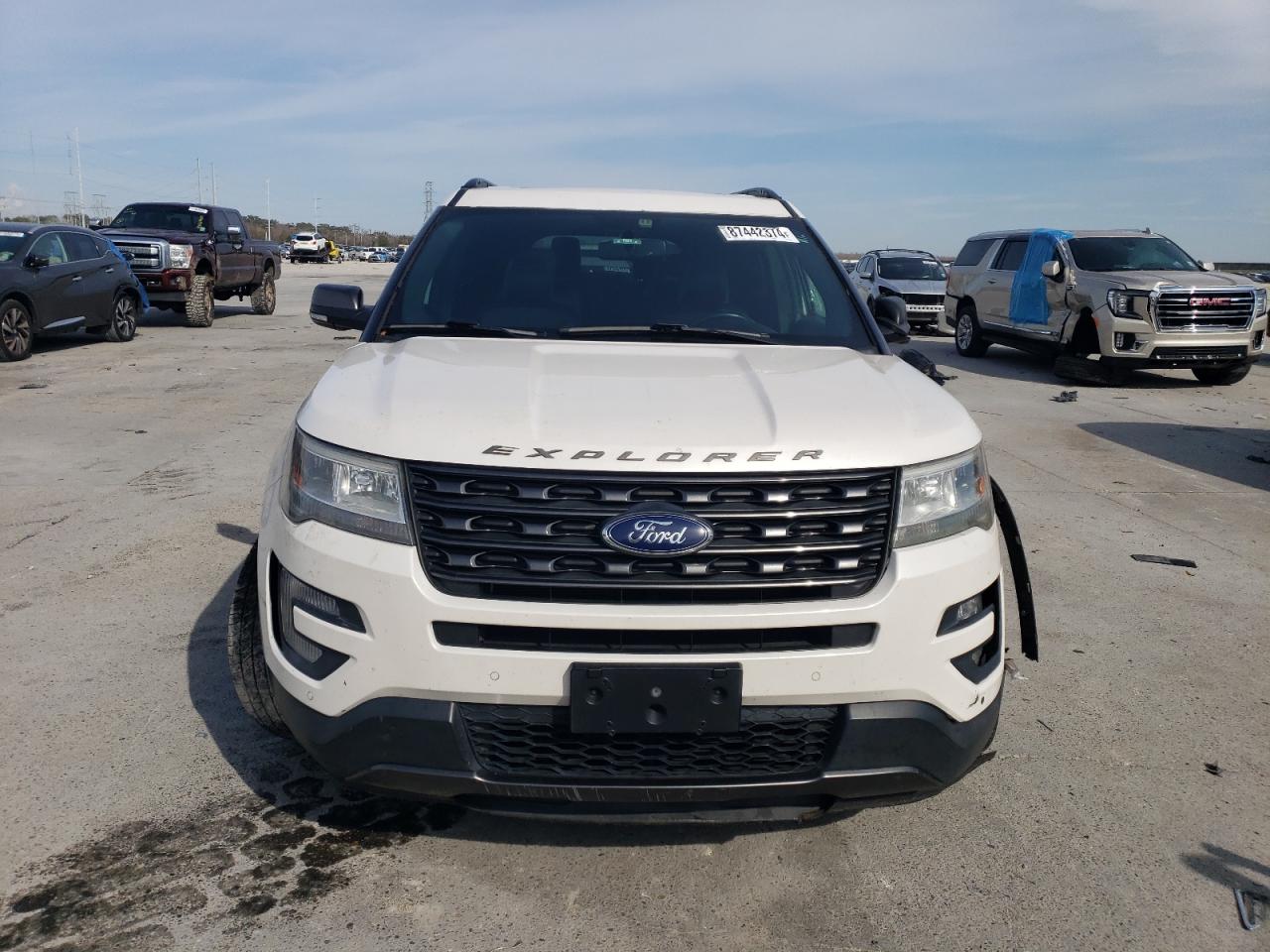 2017 Ford Explorer VIN 1FM5K7D88HGD53917 Copart auction photo, all over / front end damage thumbnail 5