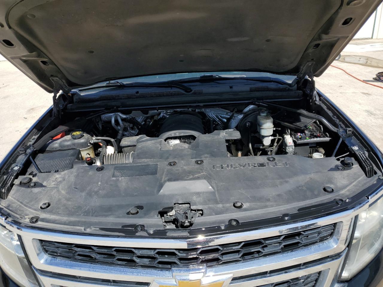 2015 Chevrolet Tahoe VIN 1GNSKBKC8FR172343 Copart auction photo, side / minor dent/scratches damage thumbnail 12