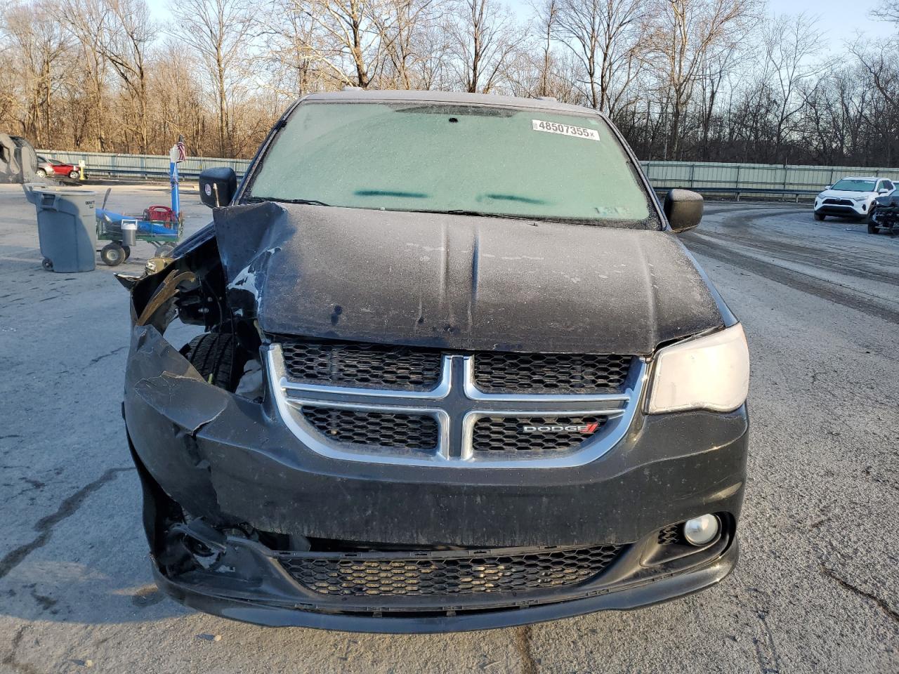 2017 Dodge Caravan VIN 2C4RDGCG0HR824384 Copart auction photo, front end / side damage thumbnail 5