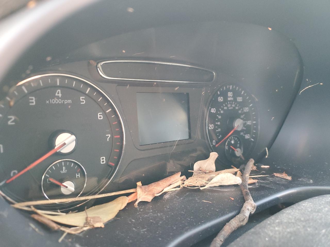 2018 KIA Sorento VIN 5XYPG4A38JG344438 Copart auction photo, water/flood damage thumbnail 9