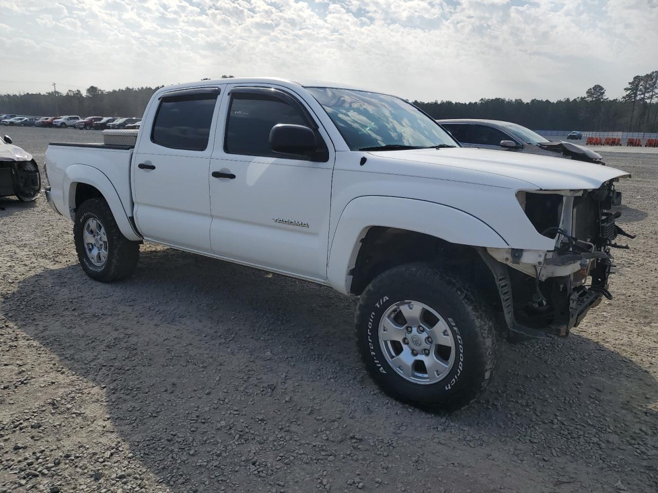 2011 Toyota Tacoma VIN 3TMJU4GN4BM111720 Copart auction photo, front end damage thumbnail 4