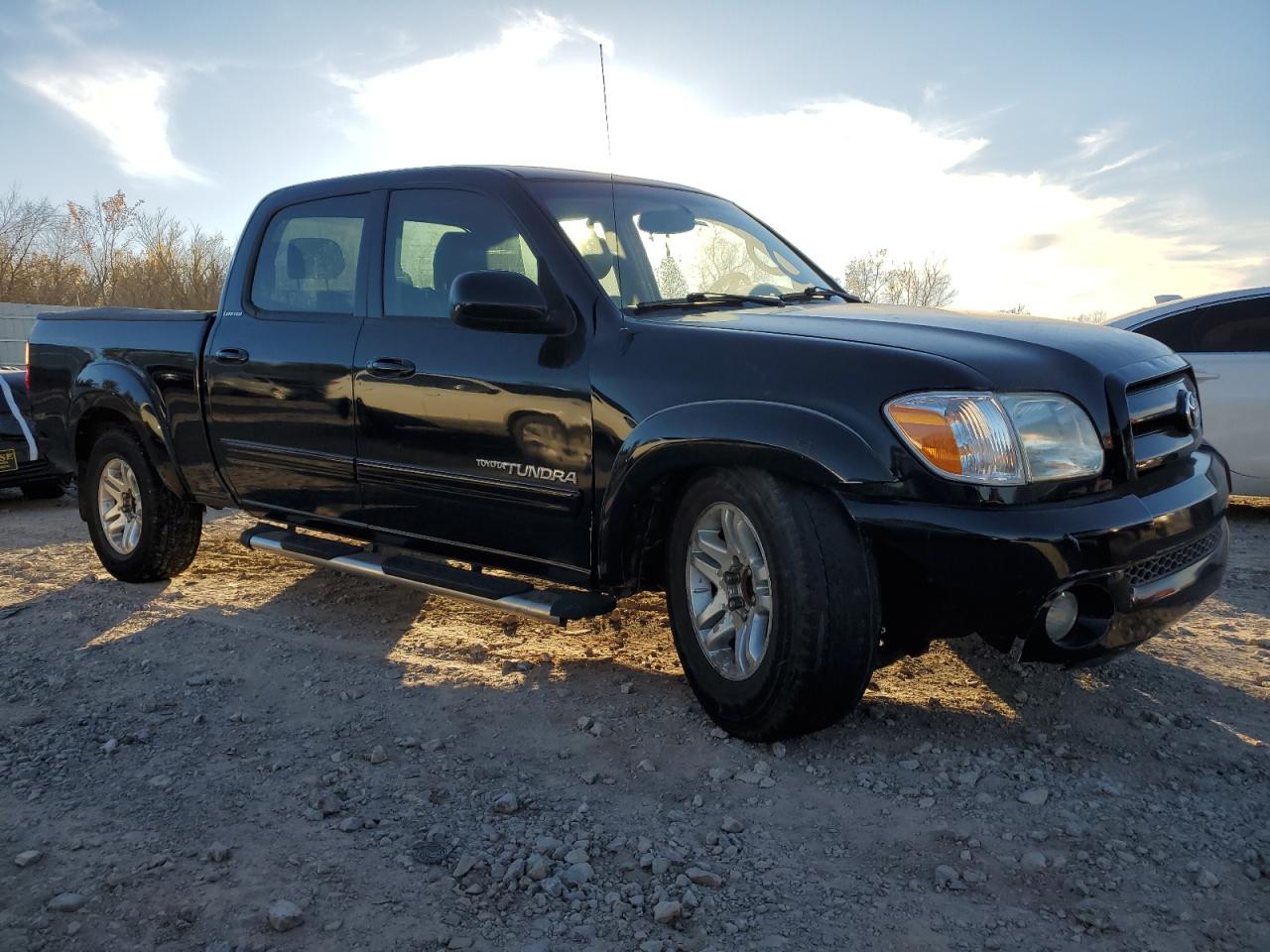 2005 Toyota Tundra VIN 5TBET38115S492370 Copart auction photo, front end / minor dent/scratches damage thumbnail 4