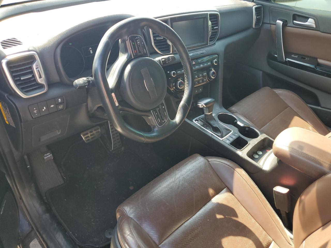 2017 KIA Sportage VIN KNDPRCA63H7095097 Copart auction photo, rear end / minor dent/scratches damage thumbnail 8
