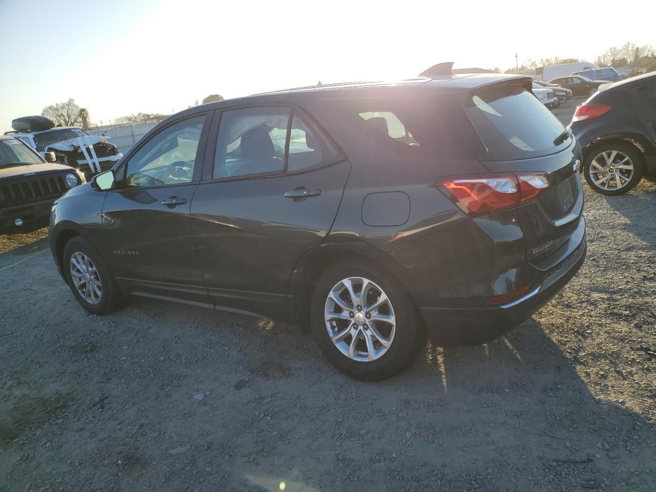 2018 Chevrolet Equinox VIN 2GNAXHEV5J6134456 Copart auction photo, side damage thumbnail 2