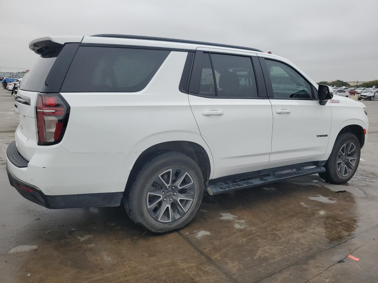 2021 Chevrolet Tahoe VIN 1GNSKPKD5MR286318 Copart auction photo, front end / side damage thumbnail 3