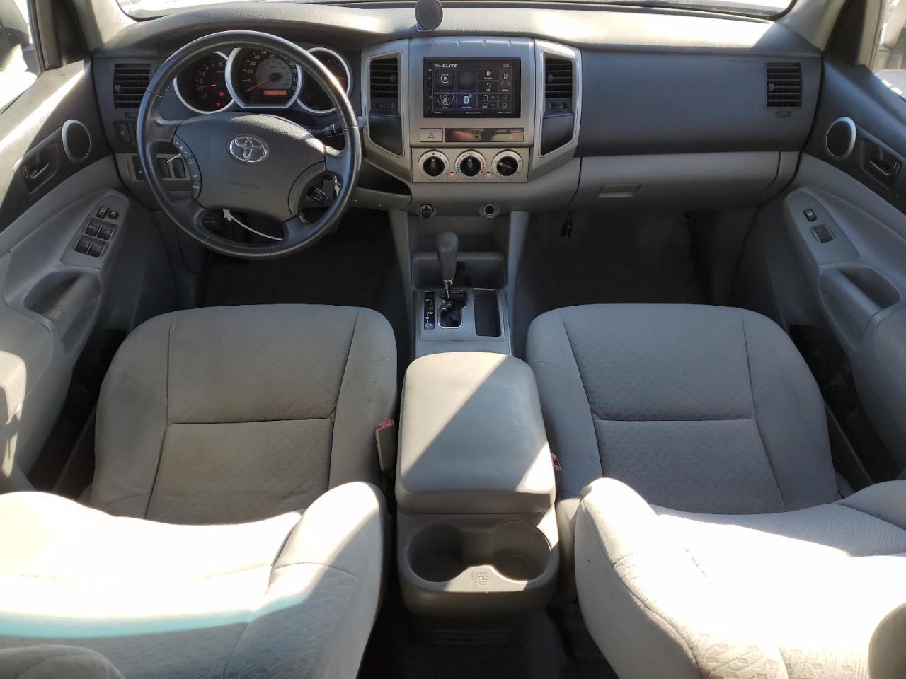 2006 Toyota Tacoma VIN 3TMKU72N06M007048 Copart auction photo, rear end / minor dent/scratches damage thumbnail 8