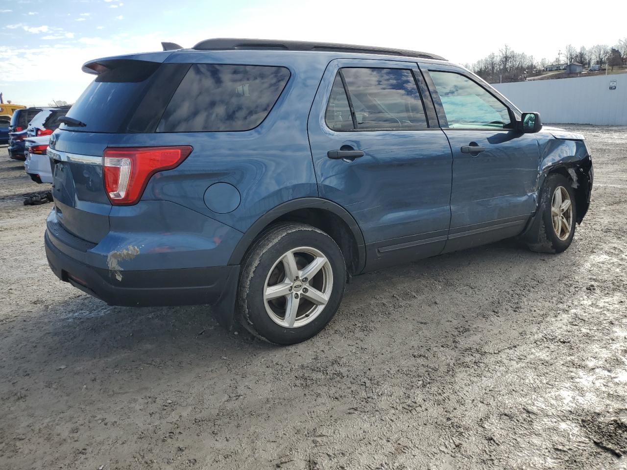 2018 Ford Explorer VIN 1FM5K7B84JGC67352 Copart auction photo, front end / side damage thumbnail 3
