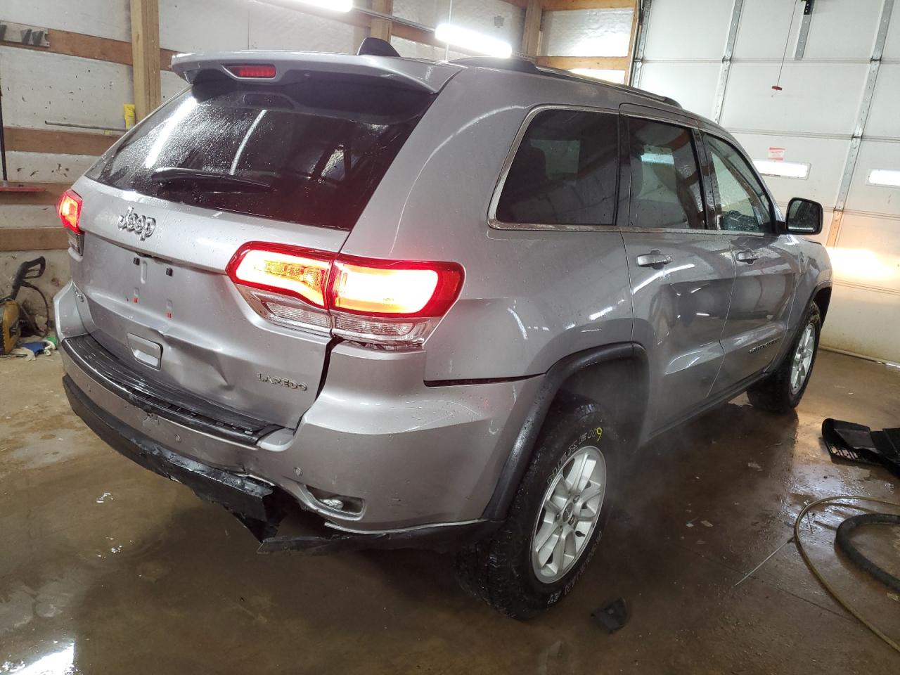 2020 Jeep Grand Cherokee VIN 1C4RJFAG7LC142769 Copart auction photo, minor dent/scratches damage thumbnail 3