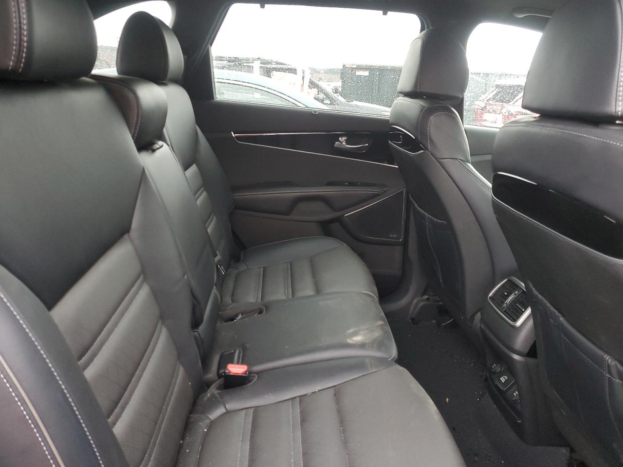 2018 KIA Sorento VIN 5XYPKDA59JG402833 Copart auction photo, rear end damage thumbnail 11