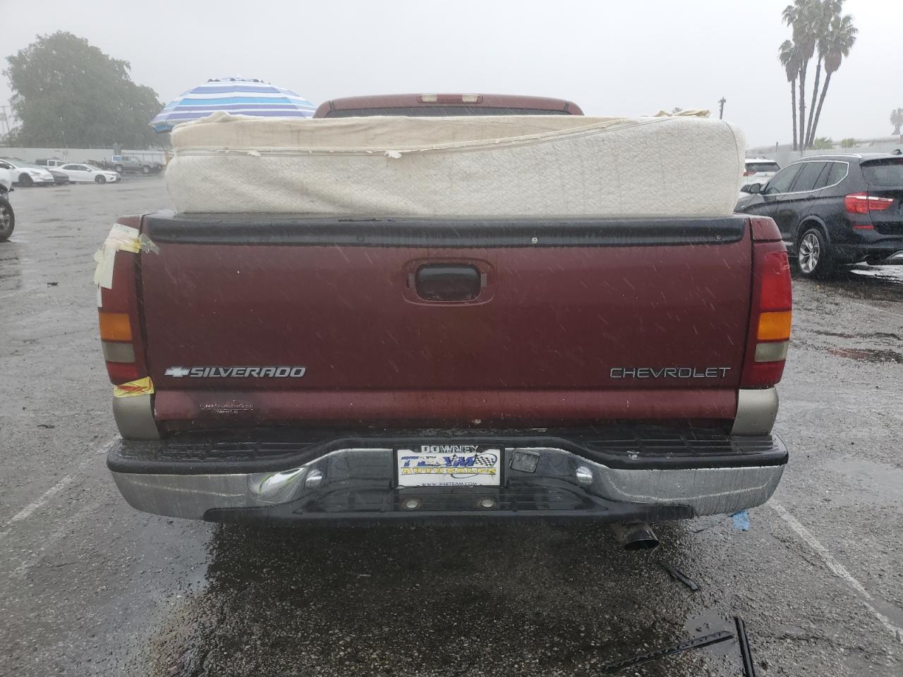 2000 Chevrolet Silverado VIN 1GCEC19T3YZ132497 Copart auction photo, vandalism damage thumbnail 6