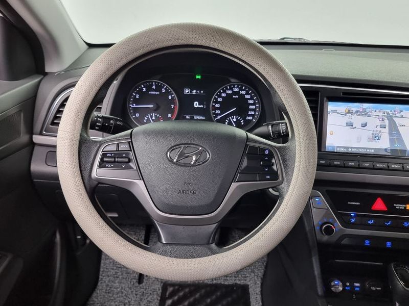 2017 Hyundai Avante VIN KMHD641DBHU365455 Encar auction photo thumbnail 15