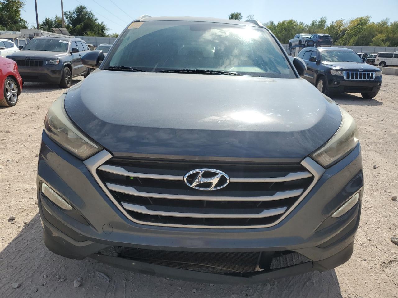 2017 Hyundai Tucson VIN KM8J33A44HU588693 Copart auction photo, front end / minor dent/scratches damage thumbnail 5