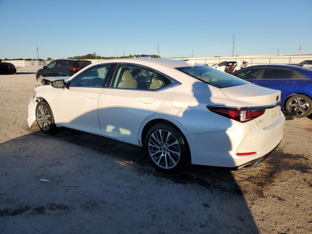 2019 Lexus ES VIN 58ABZ1B16KU008095 Copart auction photo, front end damage thumbnail 2