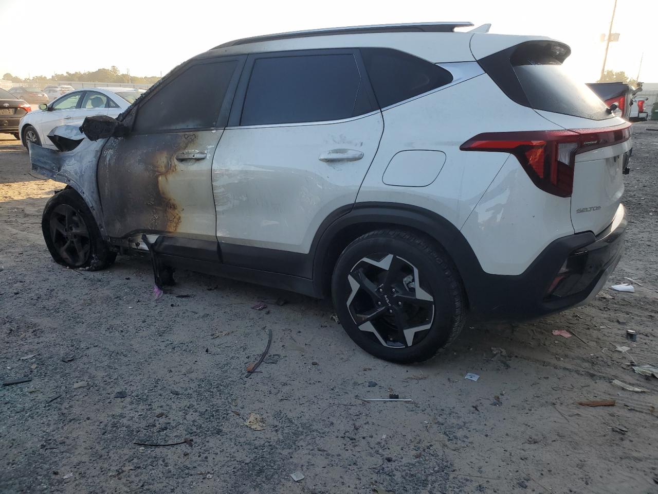 2024 KIA Seltos VIN KNDER2AA3R7551980 Copart auction photo, burn damage thumbnail 2