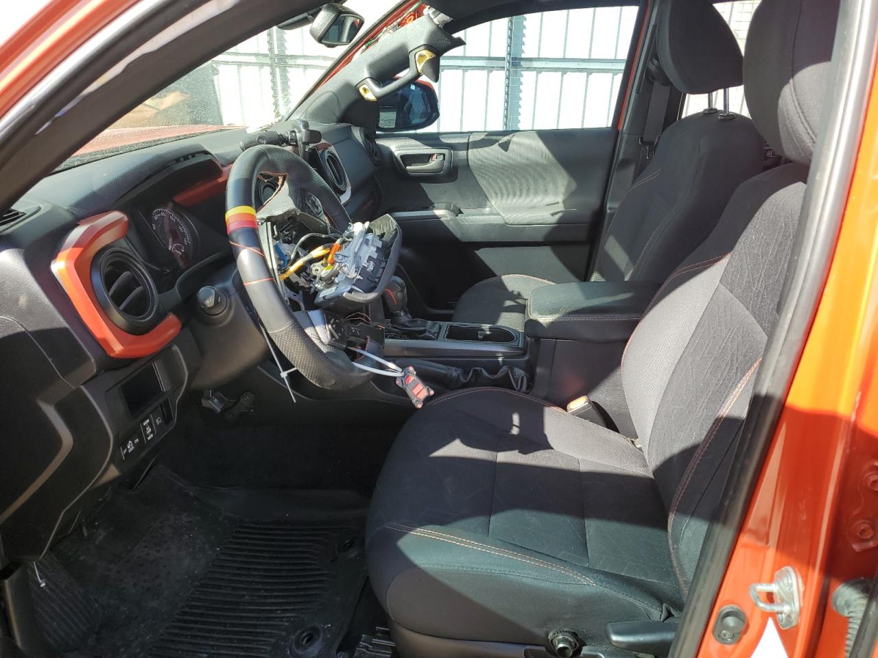 2018 Toyota Tacoma VIN 3TMCZ5AN1JM181733 Copart auction photo, front end / side damage thumbnail 7