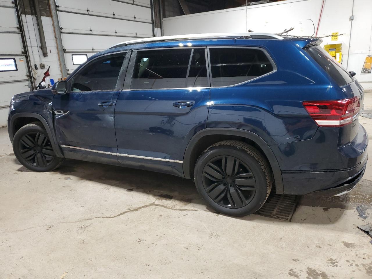 2019 Volkswagen Atlas VIN 1V2XR2CA3KC577884 Copart auction photo, vandalism / side damage thumbnail 2