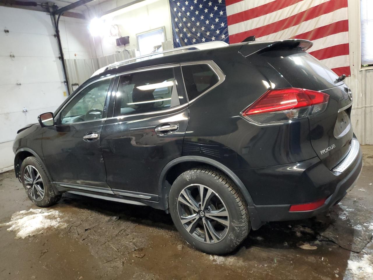 2017 Nissan Rogue VIN JN8AT2MV4HW263473 Copart auction photo, front end / minor dent/scratches damage thumbnail 2