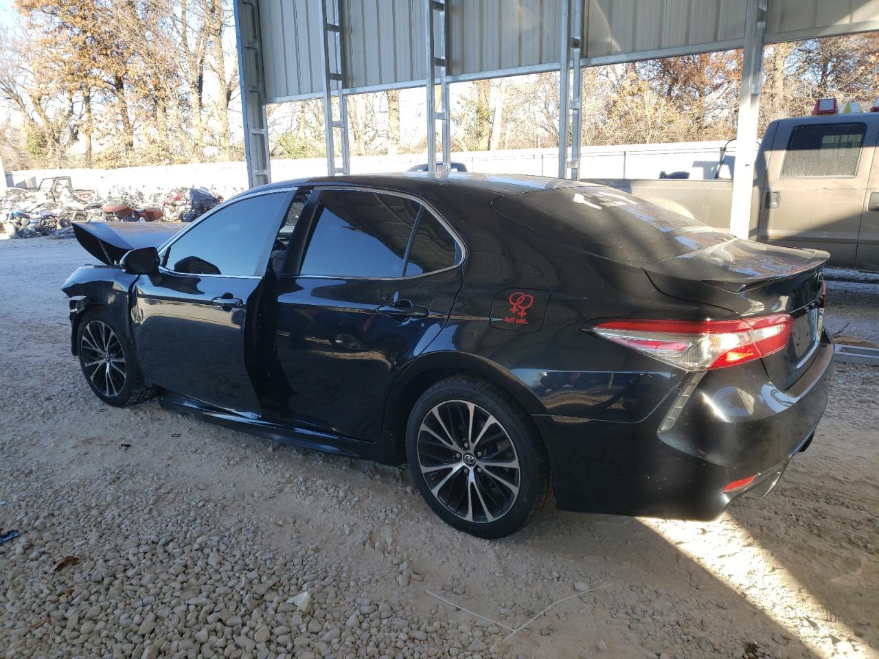 2018 Toyota Camry VIN 4T1B11HK8JU066660 Copart auction photo, front end / minor dent/scratches damage thumbnail 2
