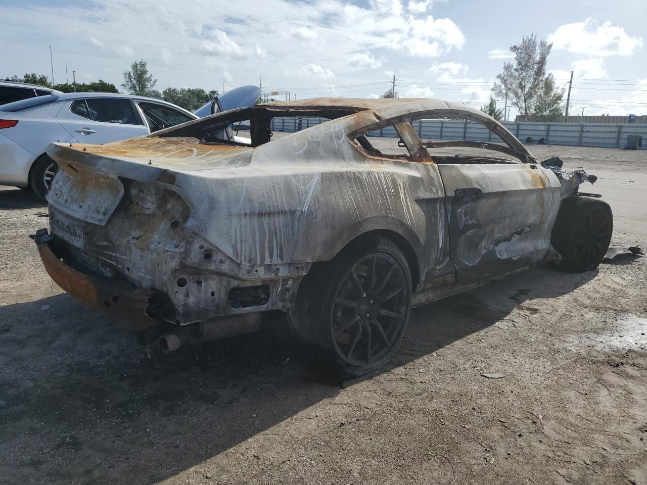 2016 Ford Mustang VIN 1FA6P8JZ9G5525045 Copart auction photo, burn damage thumbnail 3