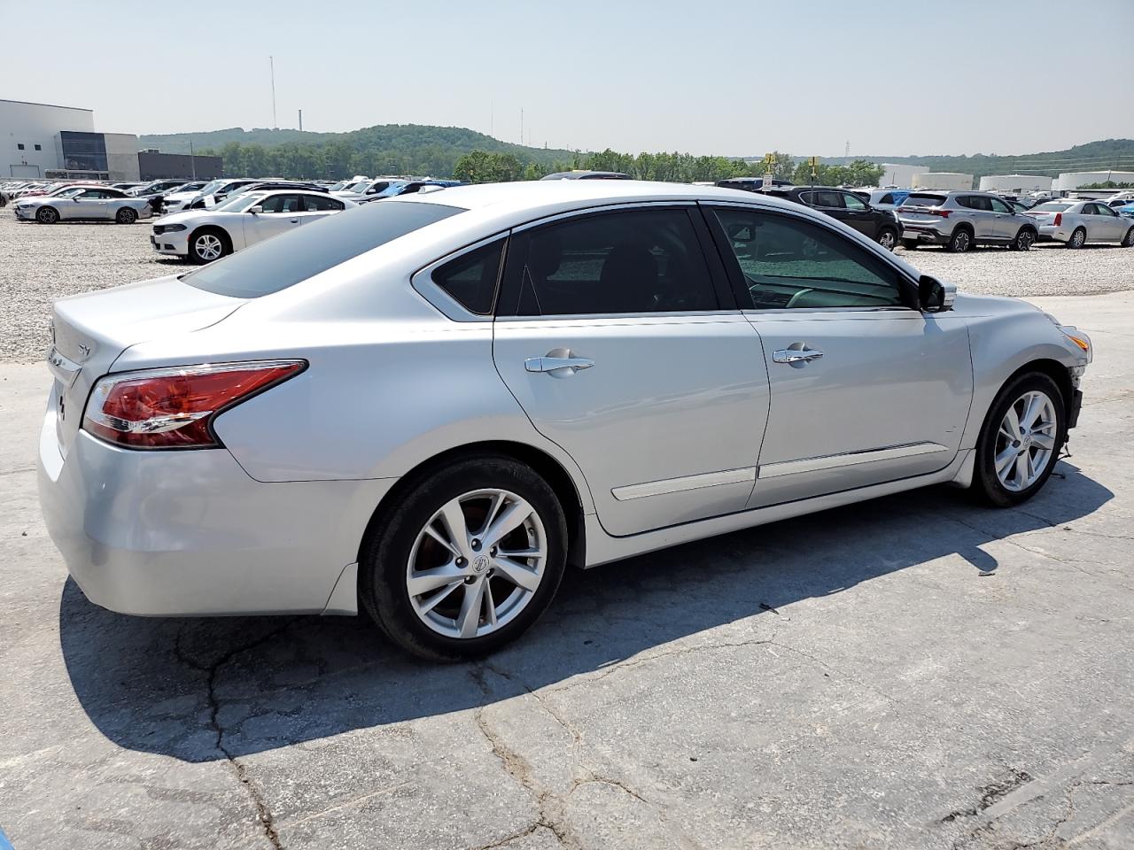 2015 Nissan Altima VIN 1N4AL3AP8FC152887 Copart auction photo, front end / minor dent/scratches damage thumbnail 3