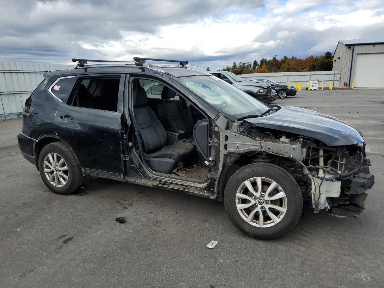 2018 Nissan Rogue VIN KNMAT2MV2JP614411 Copart auction photo, front end / side damage thumbnail 4