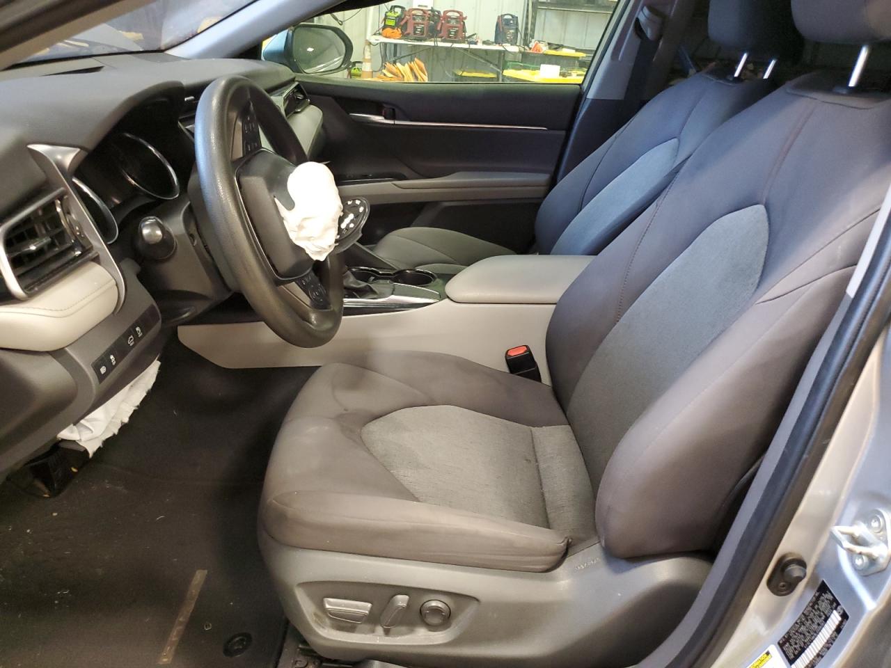 2020 Toyota Camry VIN 4T1C11AK9LU509383 Copart auction photo, front end / minor dent/scratches damage thumbnail 7
