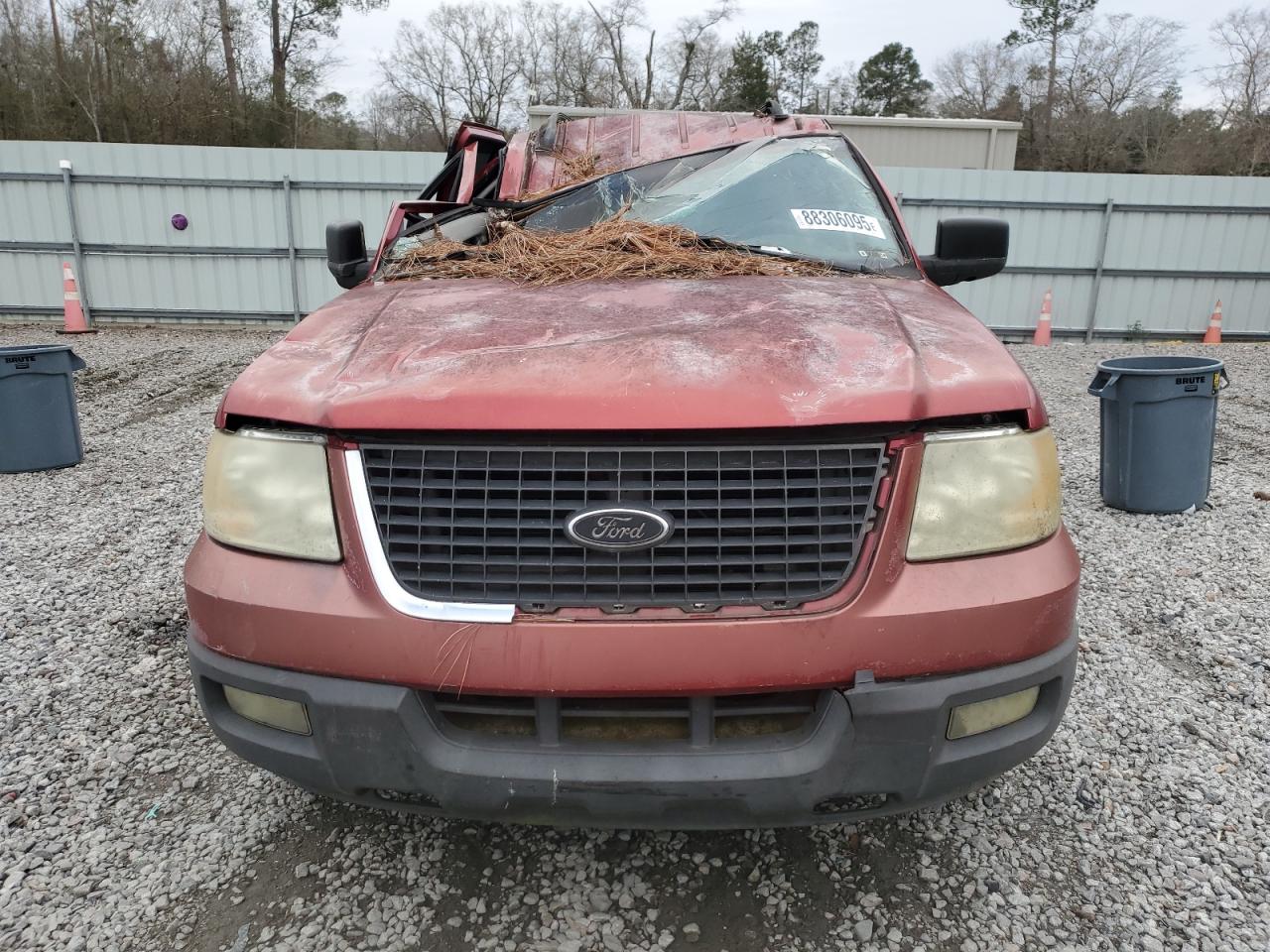 2005 Ford Expedition VIN 1FMPU15535LA84054 Copart auction photo, all over damage thumbnail 5