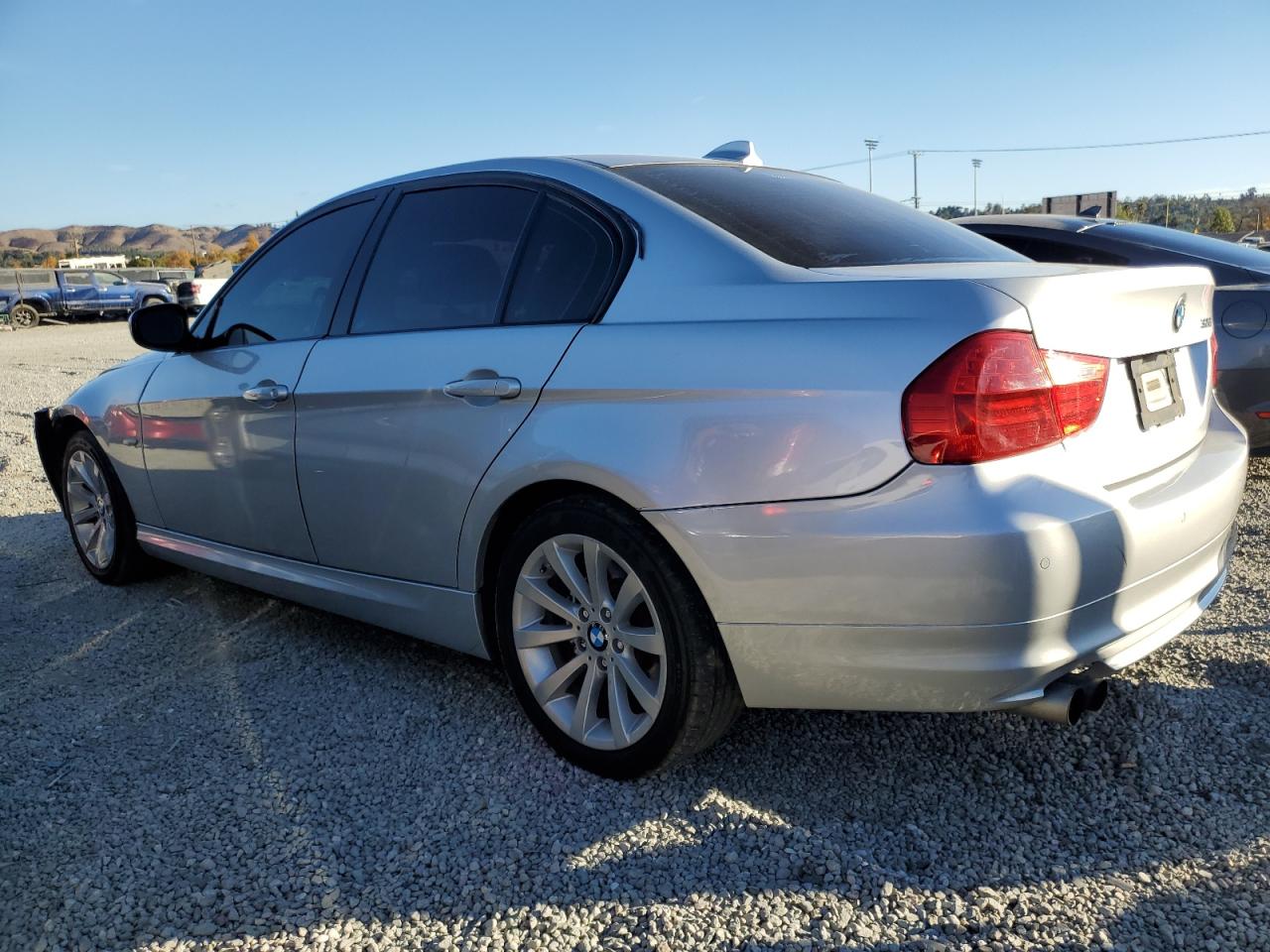 2011 BMW 3er VIN WBAPH7G54BNN06984 Copart auction photo, front end damage thumbnail 2