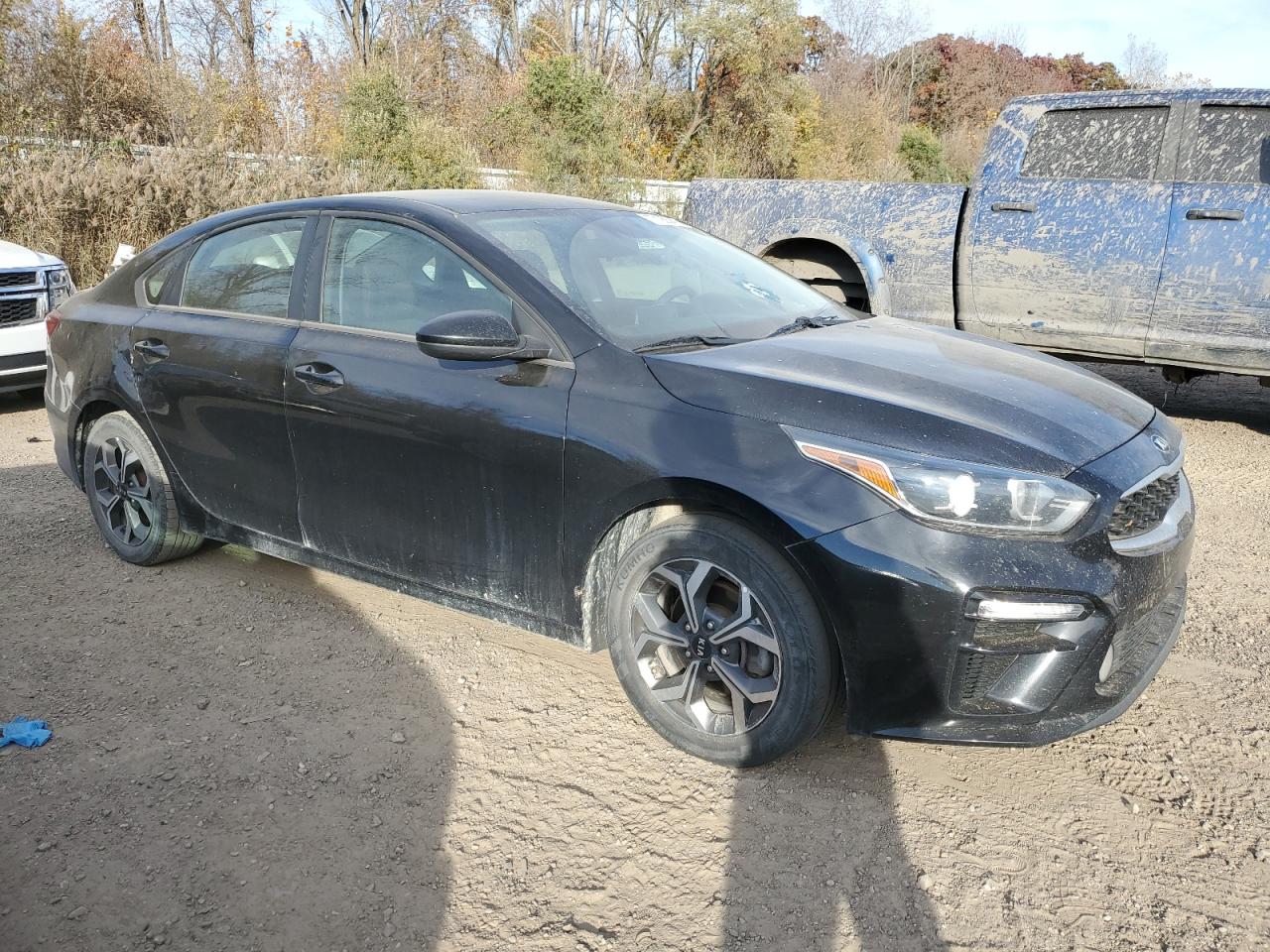 2019 KIA Forte VIN 3KPF24AD5KE136311 Copart auction photo, vandalism / side damage thumbnail 4