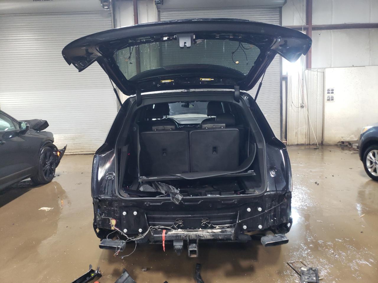 2017 Audi Q7 VIN WA1VAAF79HD024261 Copart auction photo, front end / minor dent/scratches damage thumbnail 6