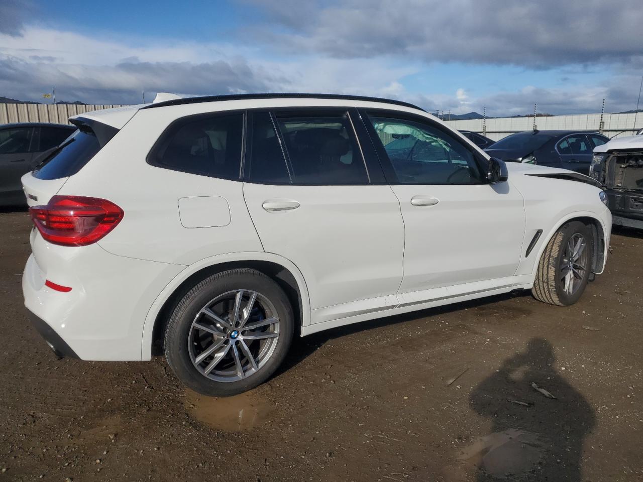 2018 BMW X3 VIN 5UXTS3C59J0Y96895 Copart auction photo, front end damage thumbnail 3