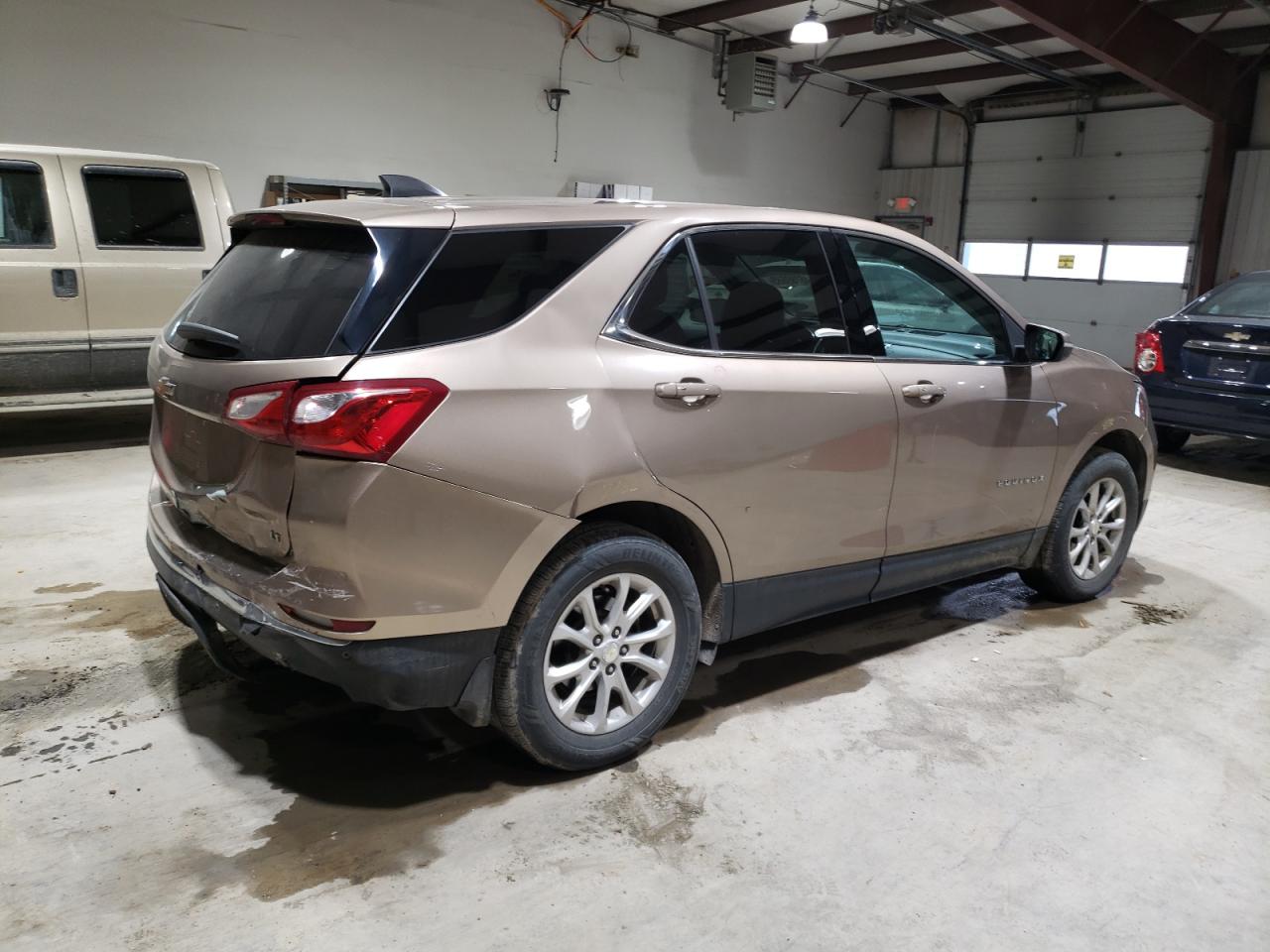 2018 Chevrolet Equinox VIN 3GNAXSEV8JL105235 Copart auction photo, rear end / minor dent/scratches damage thumbnail 3