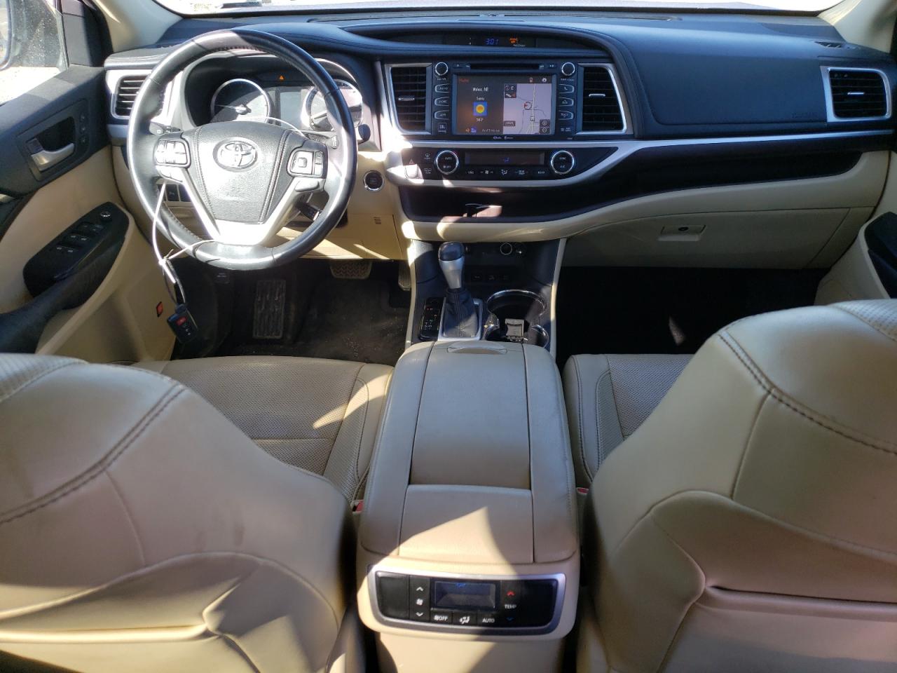 2015 Toyota Highlander VIN 5TDDKRFH8FS098018 Copart auction photo, front end / hail damage thumbnail 8