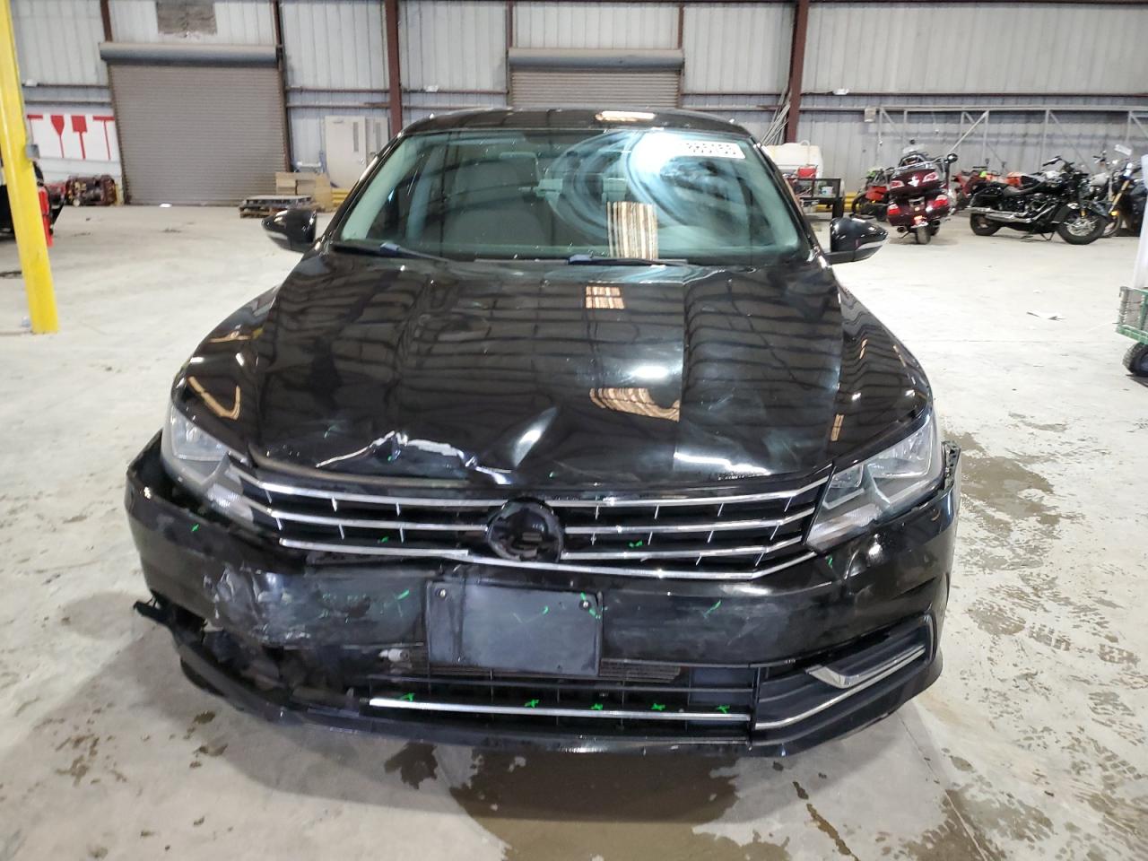 2016 Volkswagen Passat VIN 1VWAT7A3XGC017682 Copart auction photo, front end damage thumbnail 5