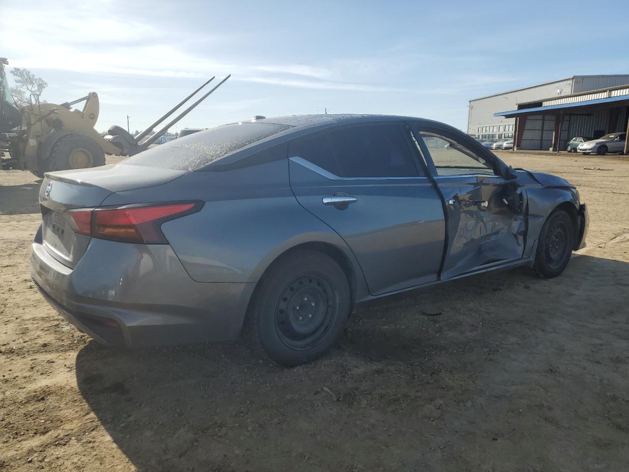 2020 Nissan Altima VIN 1N4BL4BV3LC144215 Copart auction photo, front end / side damage thumbnail 3