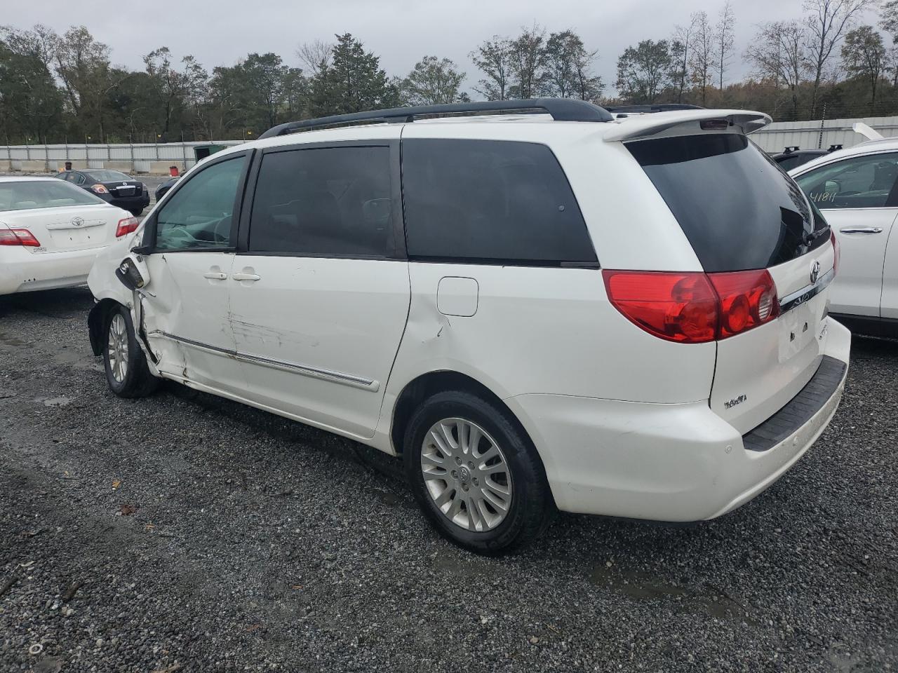 2007 Toyota Sienna VIN 5TDBK22CX7S001766 Copart auction photo, front end / side damage thumbnail 2
