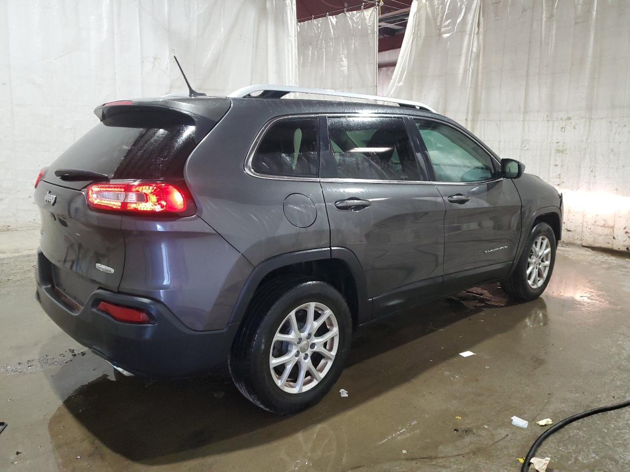 2015 Jeep Grand Cherokee VIN 1C4PJMCS7FW565268 Copart auction photo, front end / side damage thumbnail 3