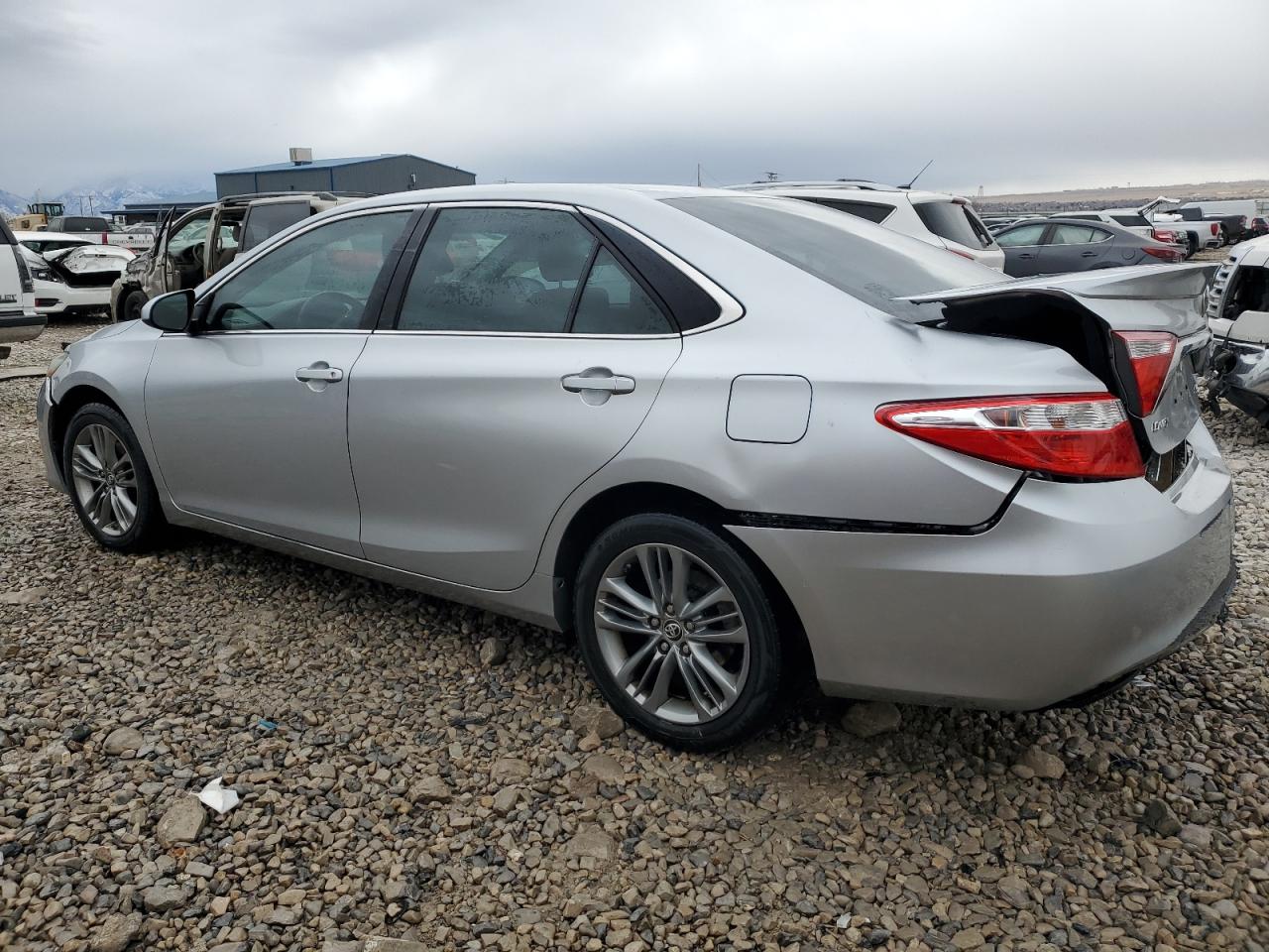 2015 Toyota Camry VIN 4T1BF1FK9FU966592 Copart auction photo, rear end damage thumbnail 2