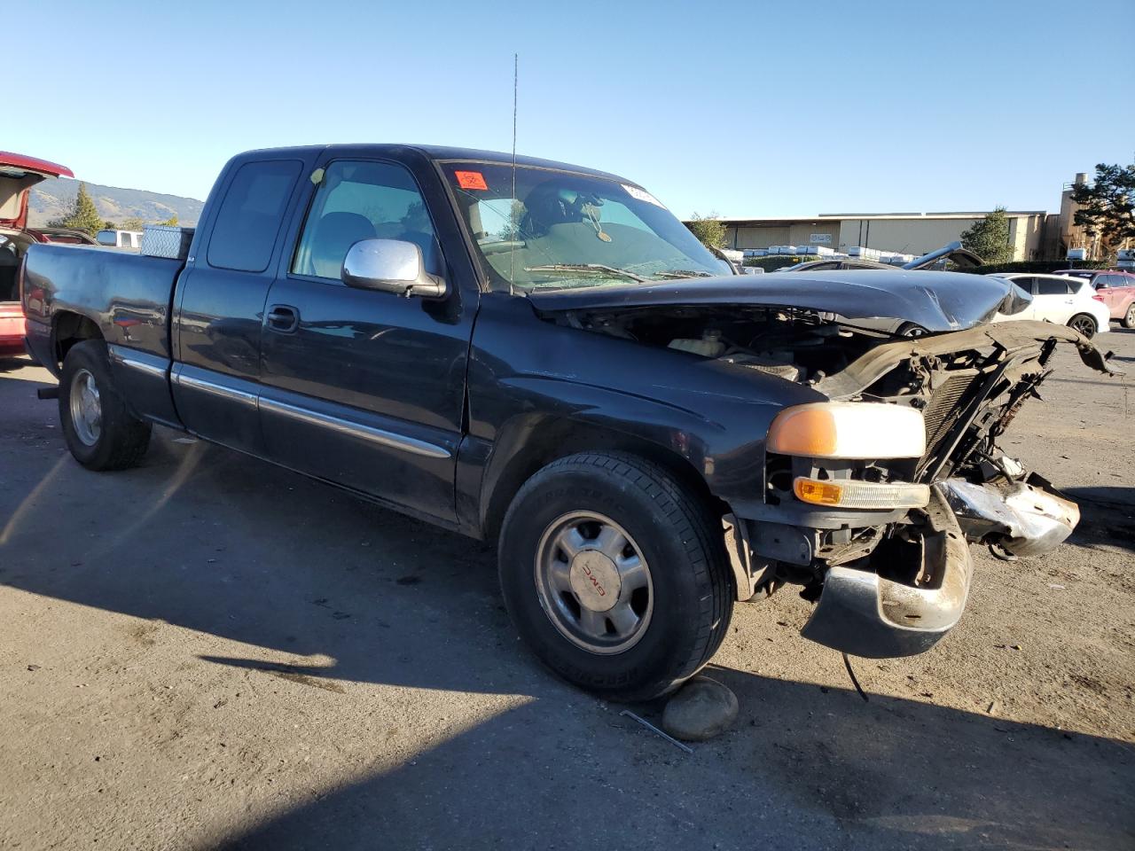 2002 GMC Sierra VIN 2GTEC19V321128421 Copart auction photo, front end / mechanical damage thumbnail 4