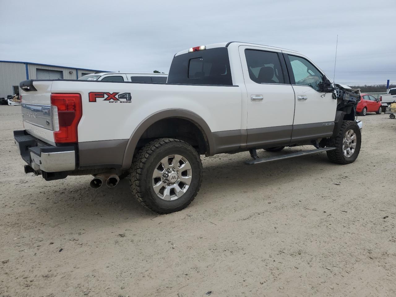 2018 Ford F250 VIN 1FT7W2BT8JEC17011 Copart auction photo, front end / side damage thumbnail 3