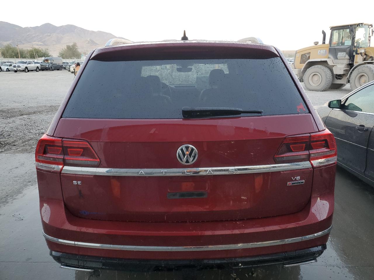 2018 Volkswagen Atlas VIN 1V2PR2CA5JC575469 Copart auction photo, front end damage thumbnail 6