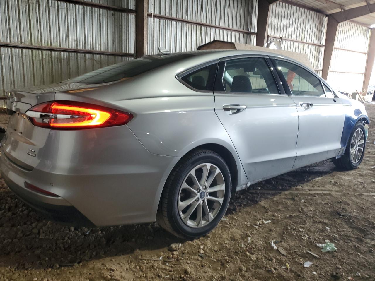 2020 Ford Fusion VIN 3FA6P0LU0LR153881 Copart auction photo, front end / side damage thumbnail 3