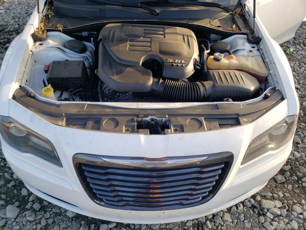 2014 Chrysler 300 VIN 2C3CCABG9EH341733 Copart auction photo, side / undercarriage damage thumbnail 11