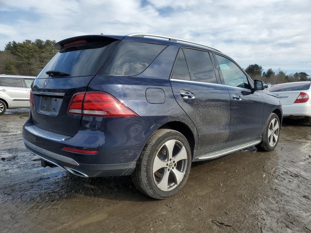 2018 Mercedes-Benz GLE VIN 4JGDA5HB6JB103572 Copart auction photo, front end / minor dent/scratches damage thumbnail 3