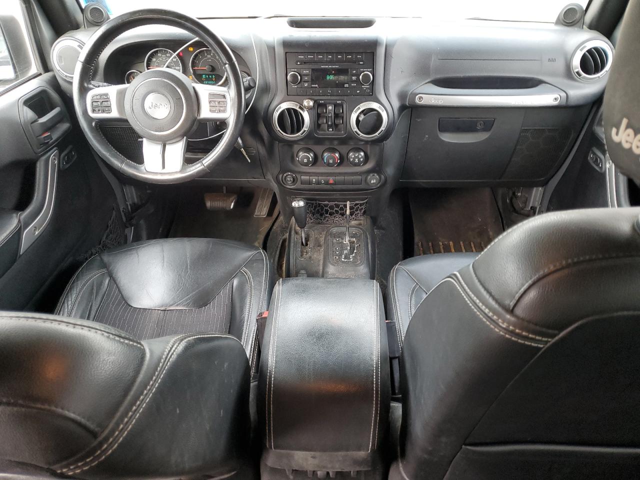 2013 Jeep Wrangler VIN 1C4HJWDG4DL596129 Copart auction photo, minor dent/scratches damage thumbnail 8