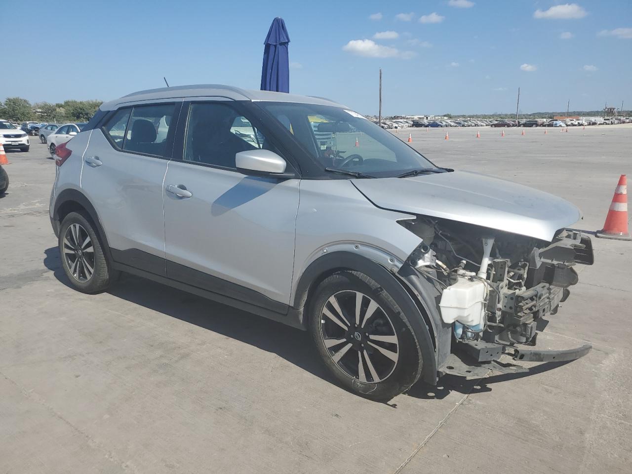 2019 Nissan Kicks VIN 3N1CP5CU1KL550790 Copart auction photo, front end / side damage thumbnail 4