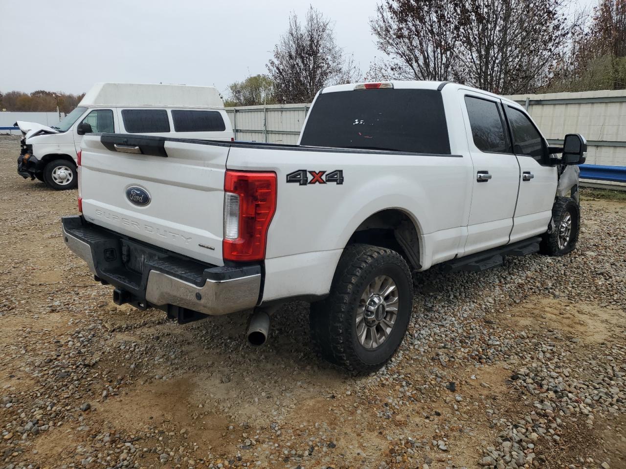 2017 Ford F250 VIN 1FT7W2B64HEB53408 Copart auction photo, burn damage thumbnail 4