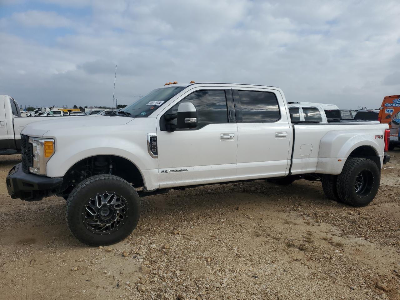2017 Ford F350 VIN 1FT8W3DT6HEC40823 - Copart auction photo