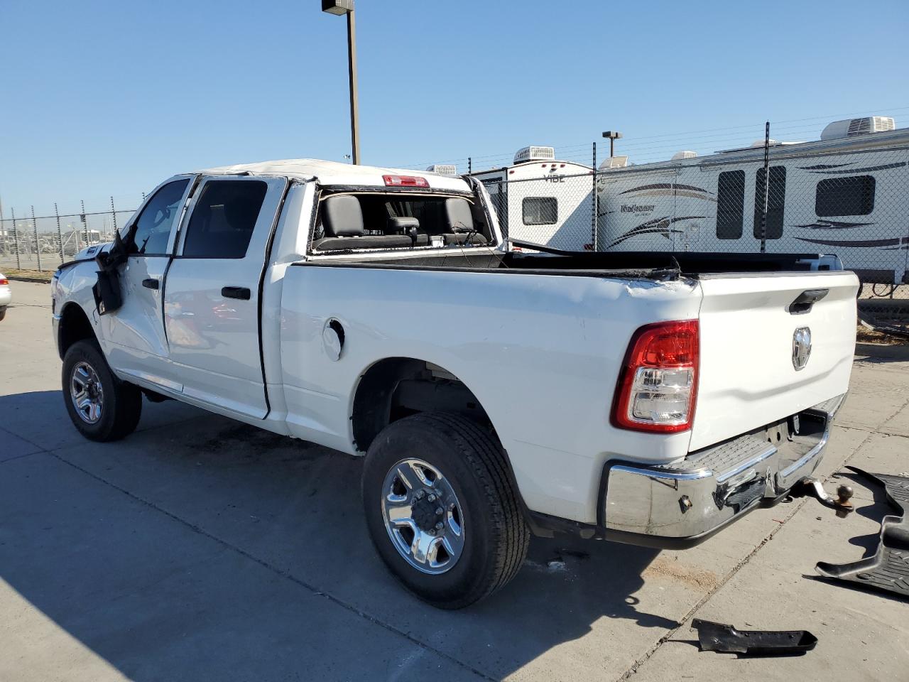 2019 RAM 2500 VIN 3C6UR5CJ8KG635594 Copart auction photo, all over damage thumbnail 2