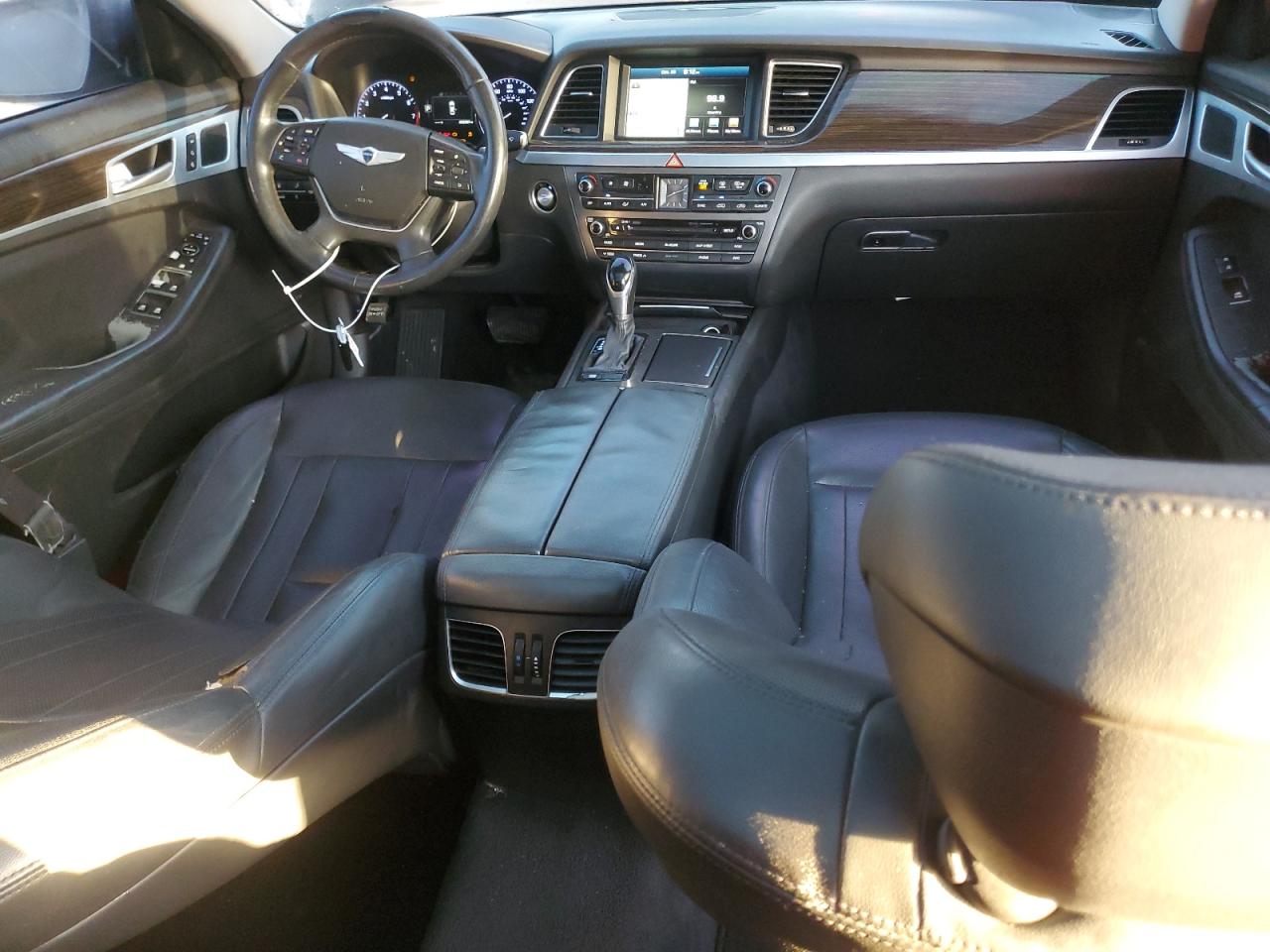 2015 Hyundai Genesis VIN KMHGN4JE5FU094097 Copart auction photo, minor dent/scratches damage thumbnail 8